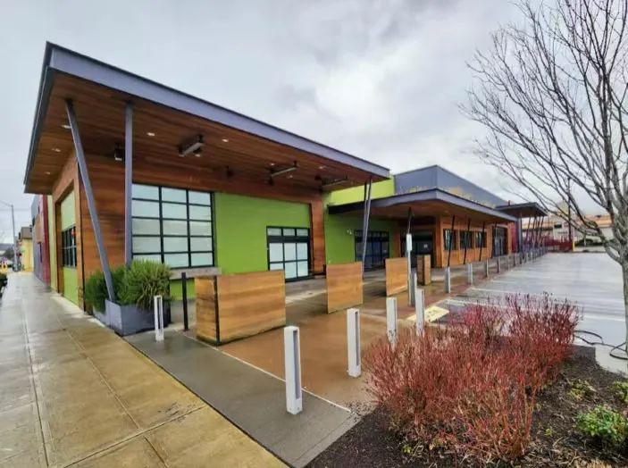 亚马逊卖手机壳的店铺,亚马逊实体店商品价格