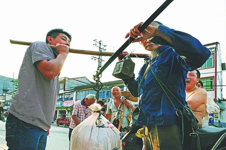 24岁才女白血病去世，北大举校哀悼，撒贝宁致词，破格入葬八宝山