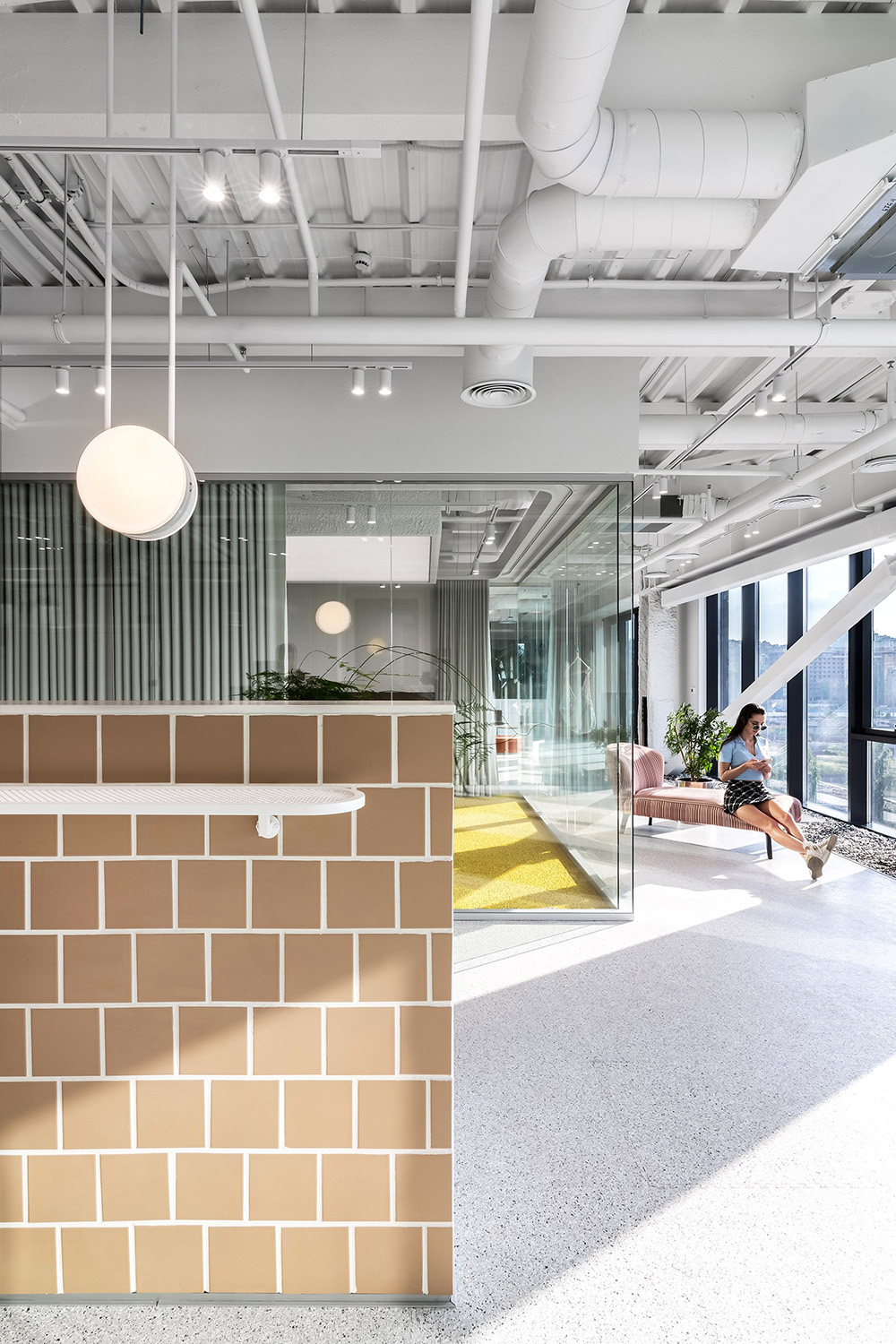 自由畅想云科技公司SQUAD基辅总部大楼设计欣赏