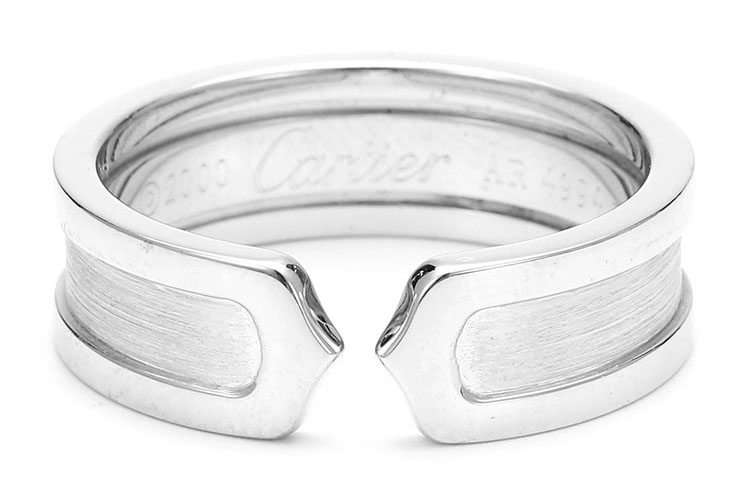 18k白金才半年就发黄了,18k白金褪色可以保养么