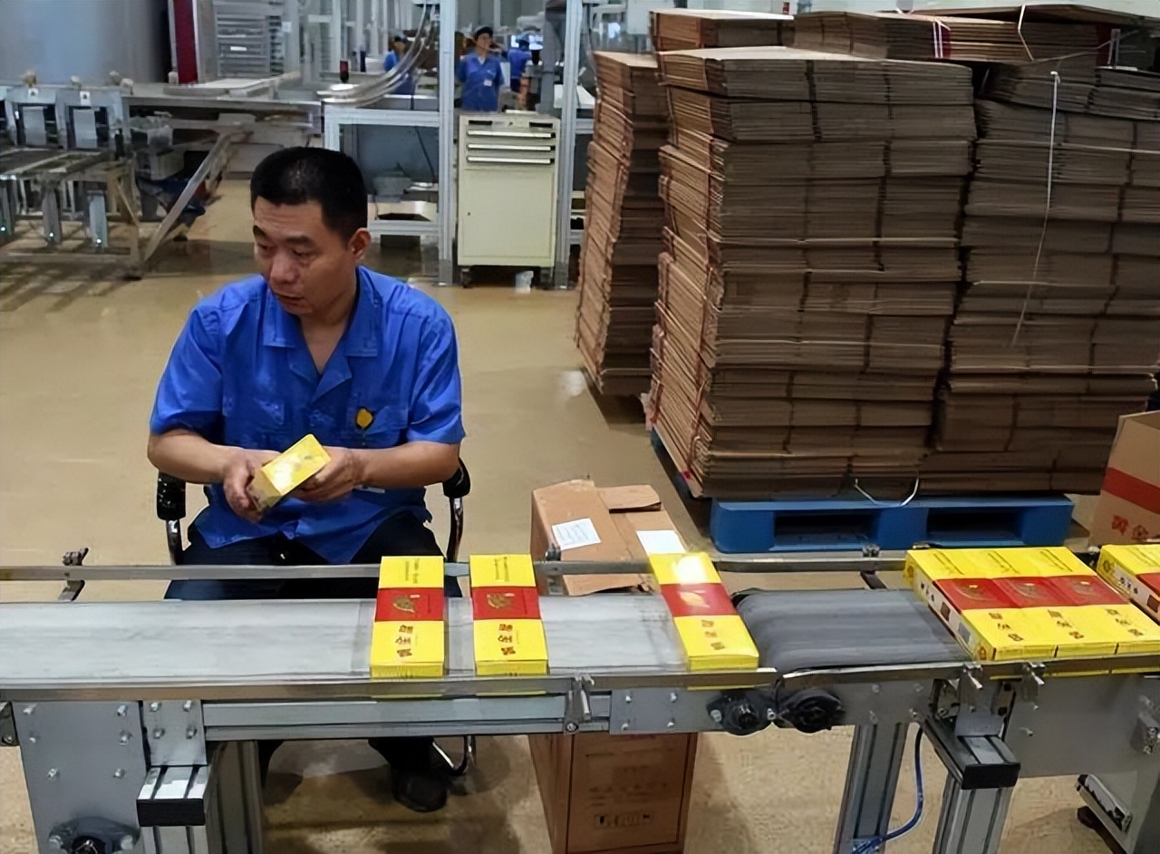 本科毕业在富士康长期做有前途吗,本科生进富士康有前途吗