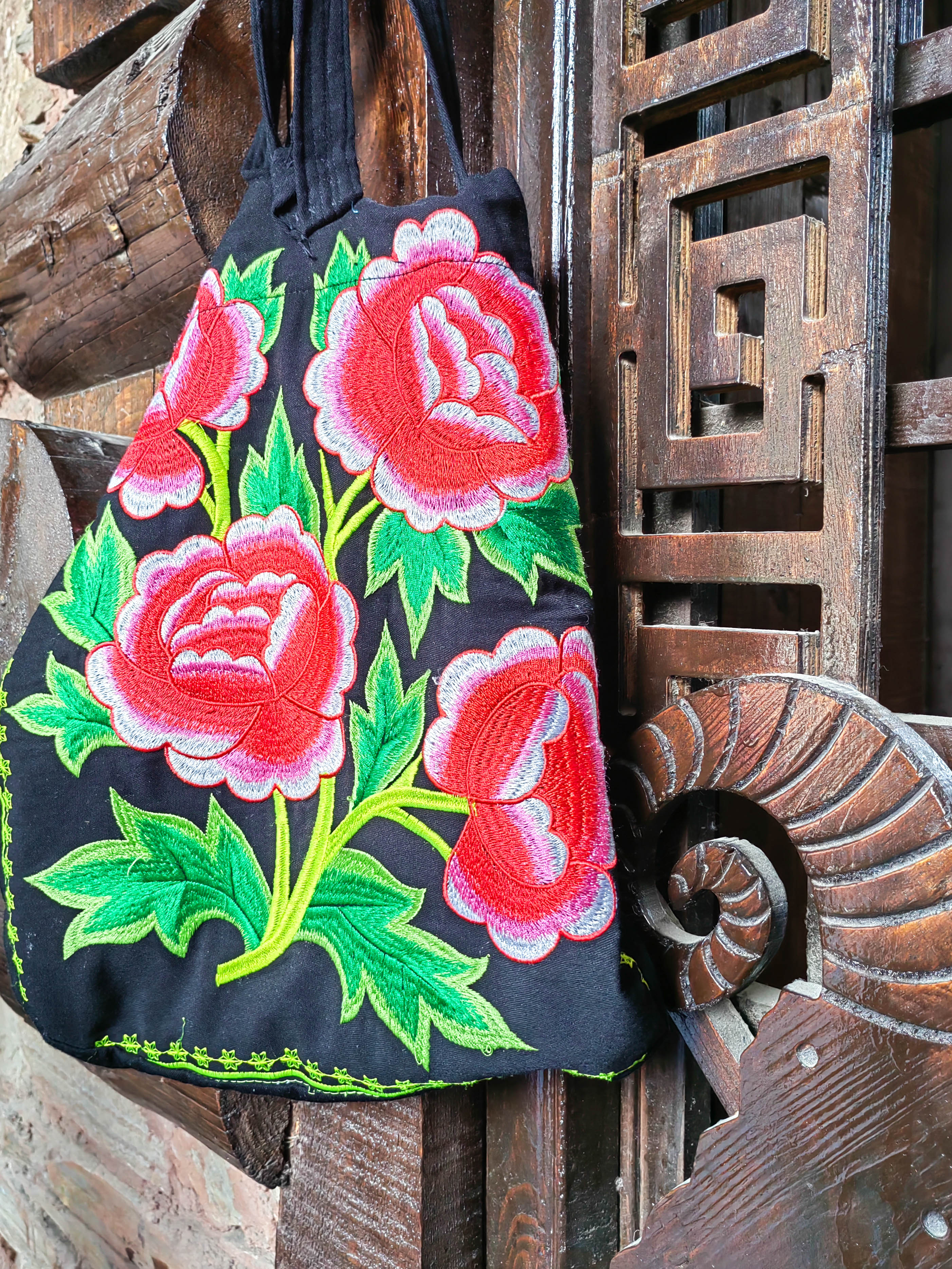 羌族云朵上的舞者,歌曲云朵上的羌族