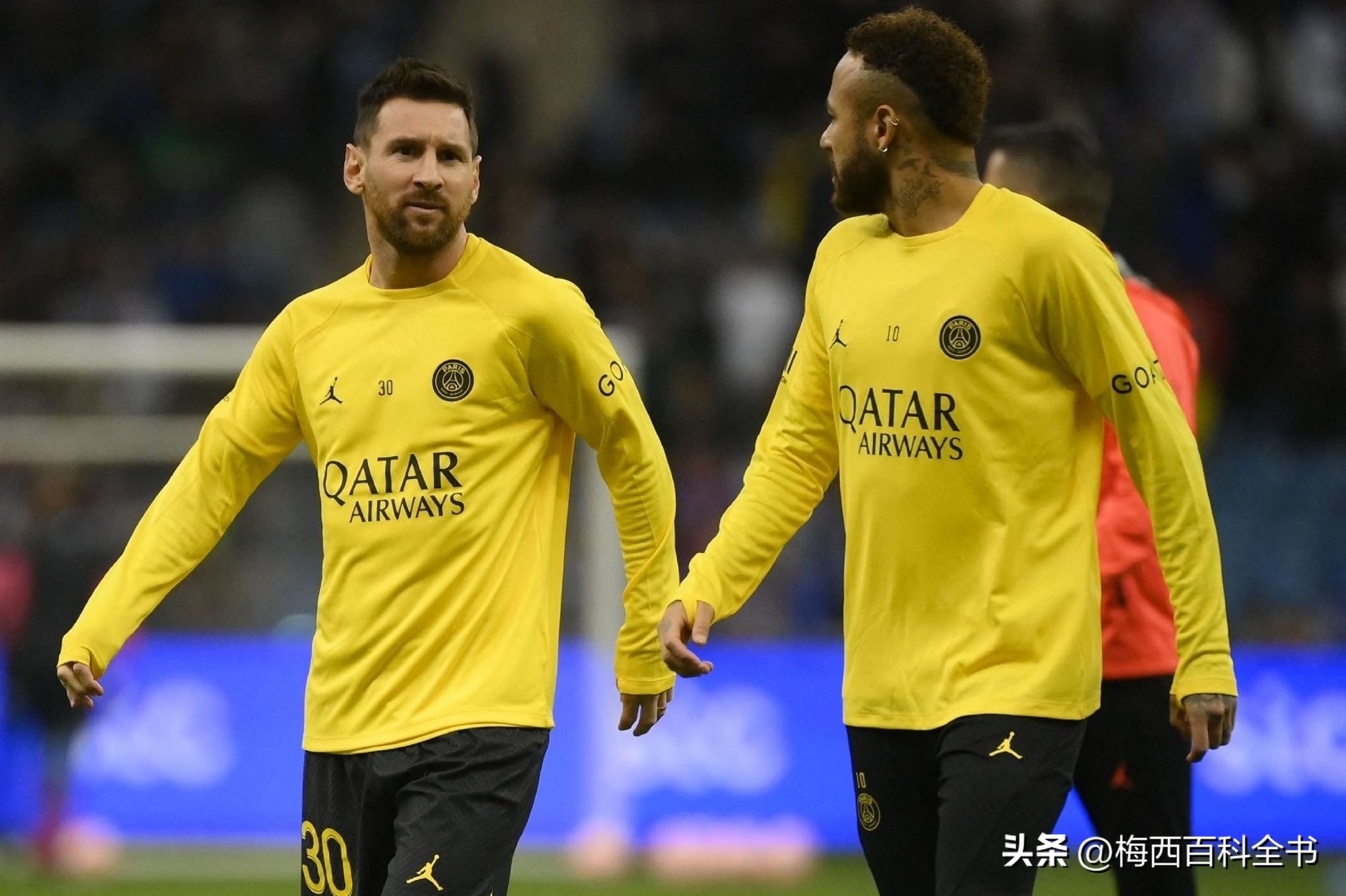 梅西让点球内马尔回报欧冠冠军,梅西任意球贴地斩躺内马尔回头