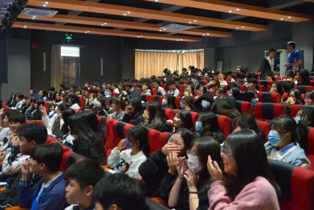 深圳市携创高级技工学校——在深第一,整体表现远优其他院校学生