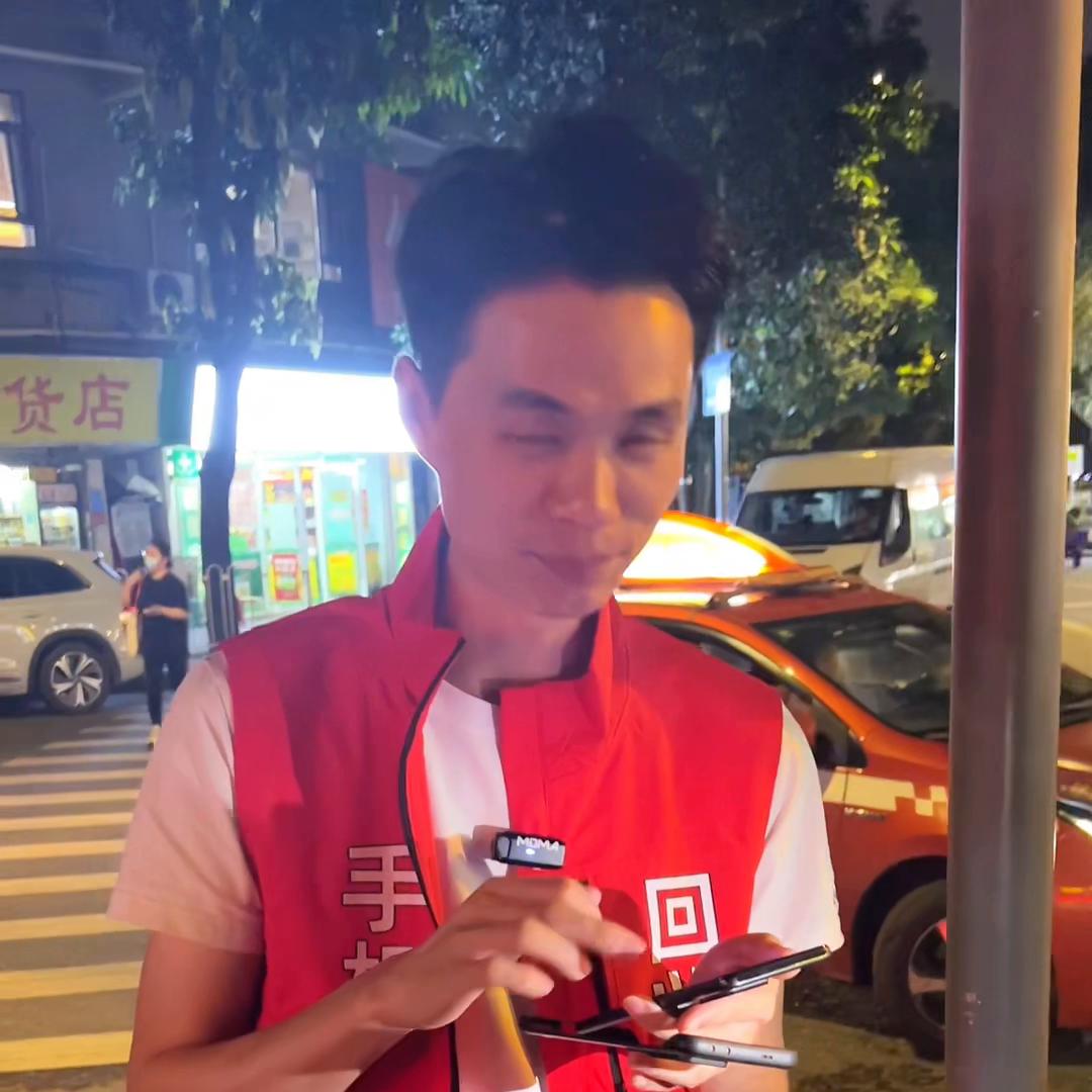 现在的学生为什么都那么有钱,现在大学生买多少钱的手机