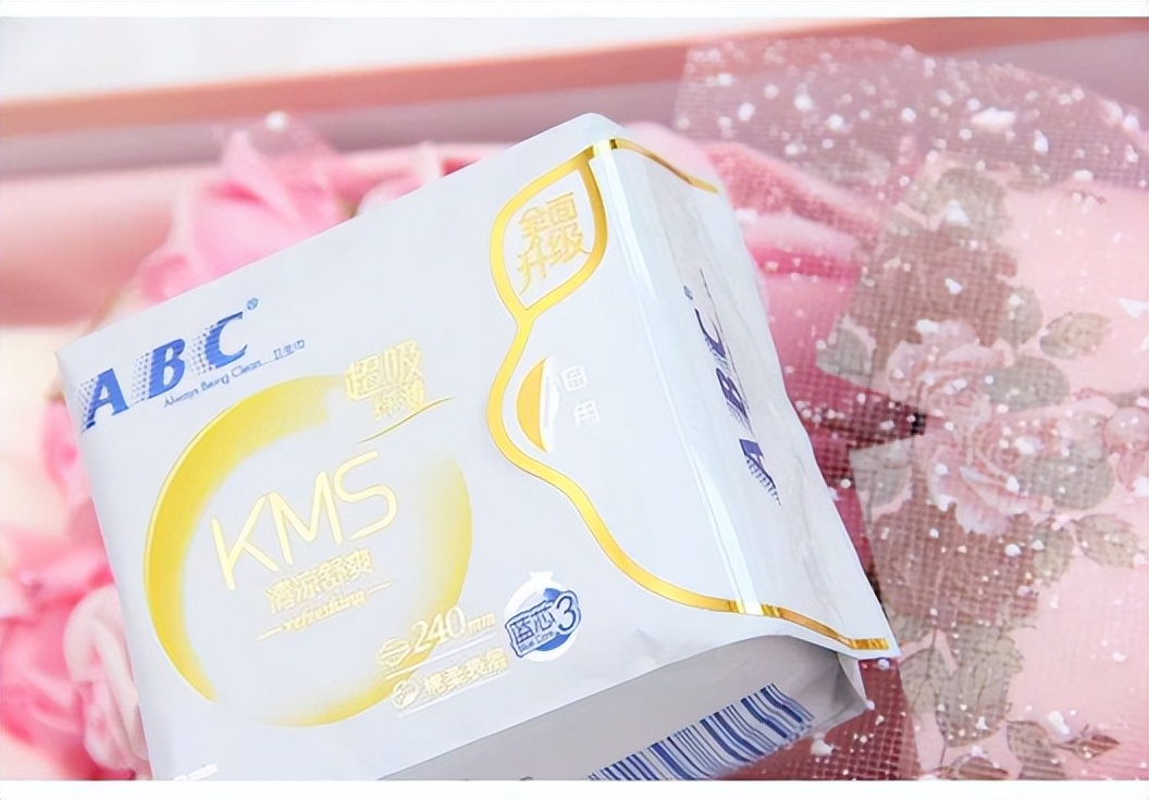 4亿女性刚需，各路资本杀伐：藏在卫生巾里的1000亿生意