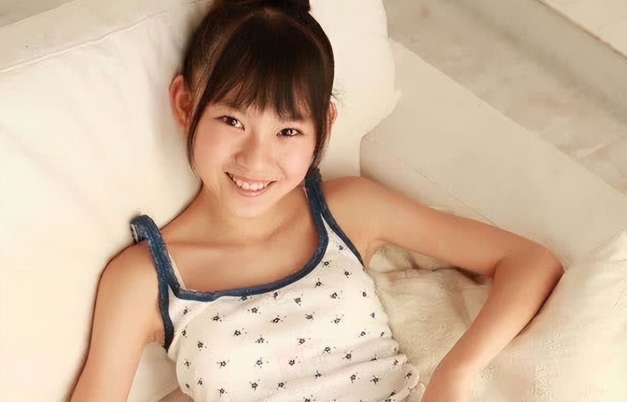 女孩初次例假在多大年龄,女孩第一次例假黄金年龄