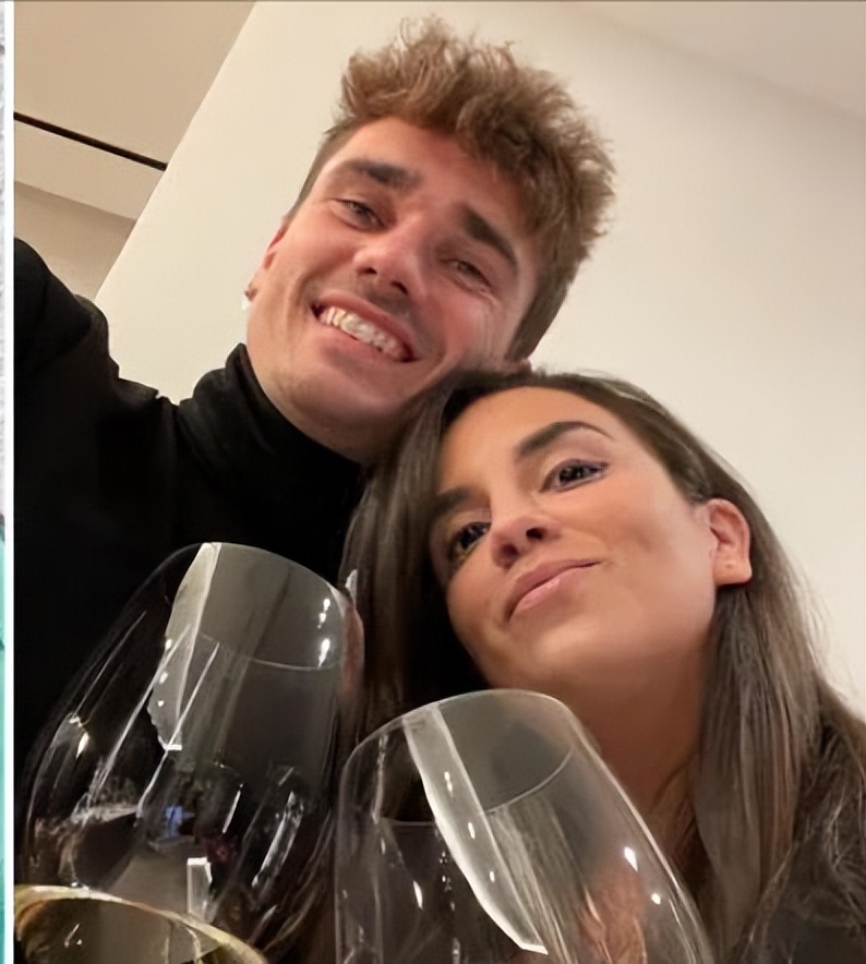 格列兹曼进球后示爱女友,格列兹曼示爱妻子