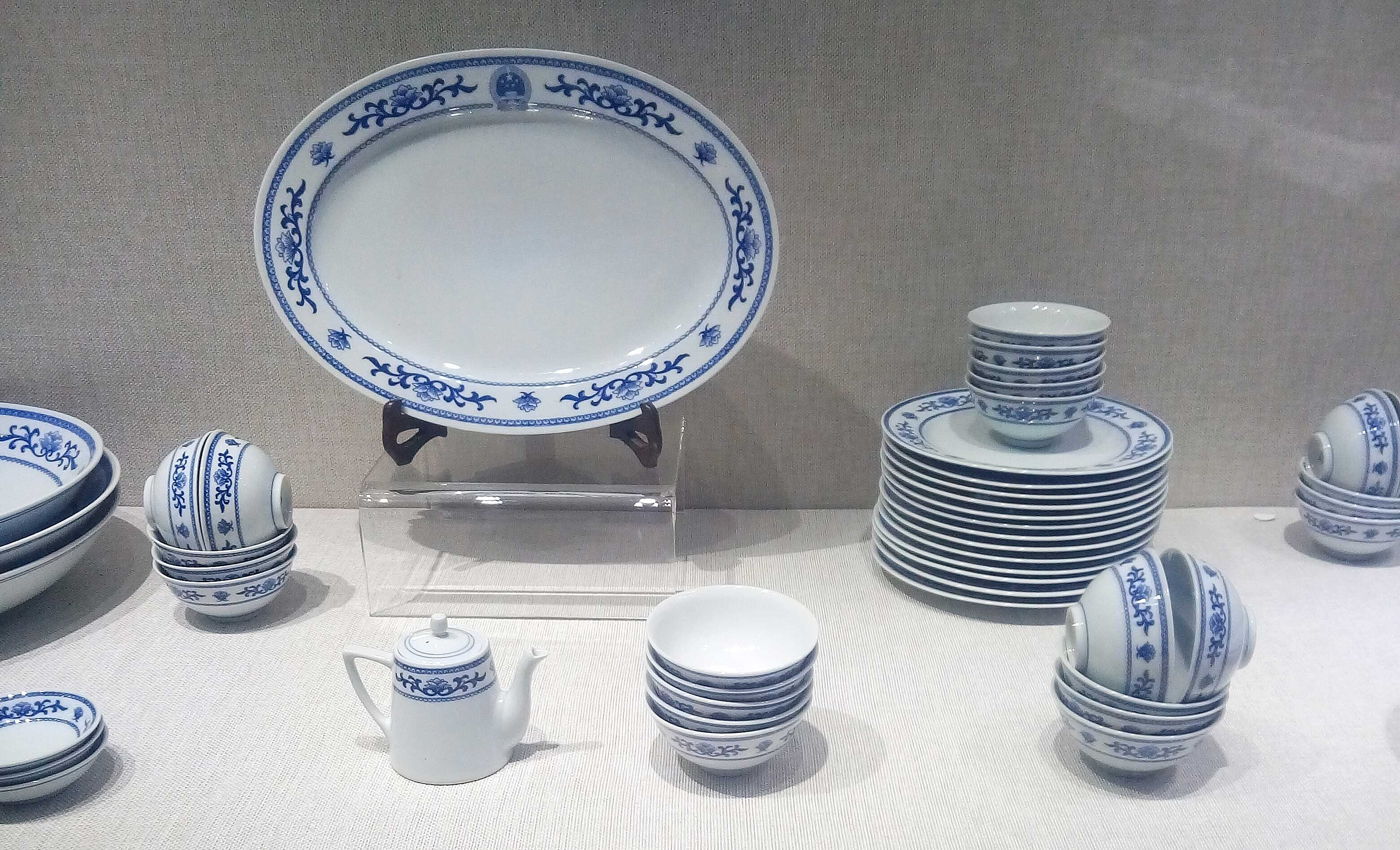 70年代景德镇制瓷真实影像,景德镇老厂瓷精品欣赏