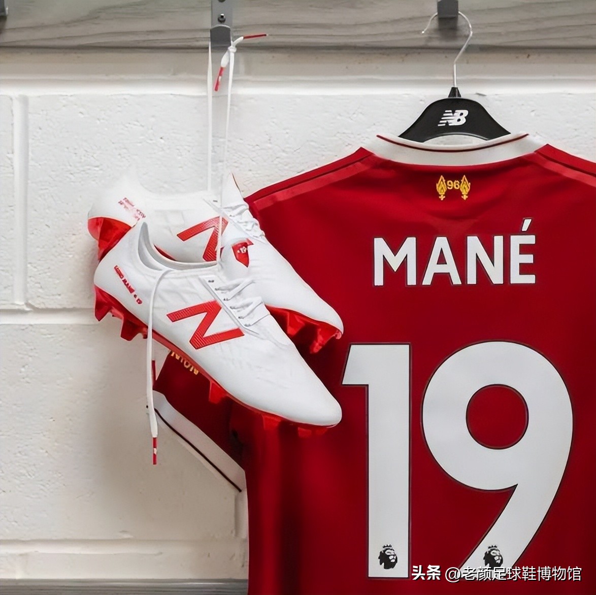 曼联英格兰队双料队长代言，最先将碳板植入足球鞋的品牌是它