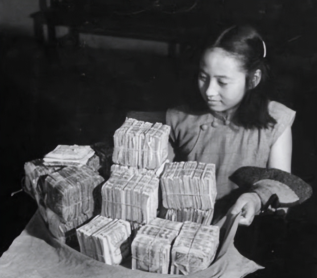 民国旧上海风情录:老太婆哄骗十六少女;*香偷**窃玉的好色之徒