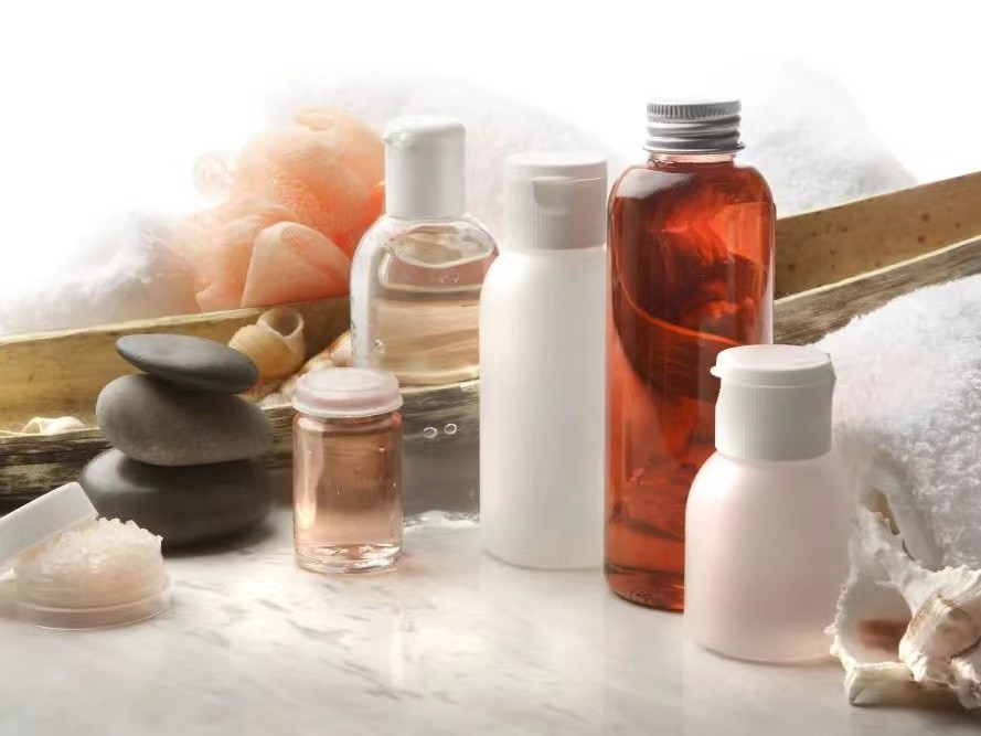 年轻女子敷美白面膜汞中毒,敷了美白面膜女孩肾脏中毒