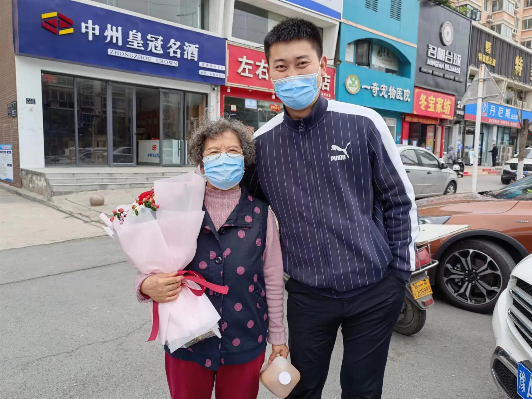 鐪熸儏娓╂殩浣犳垜,鐪熸儏娓╂殩瀹堟湜鐩稿姪