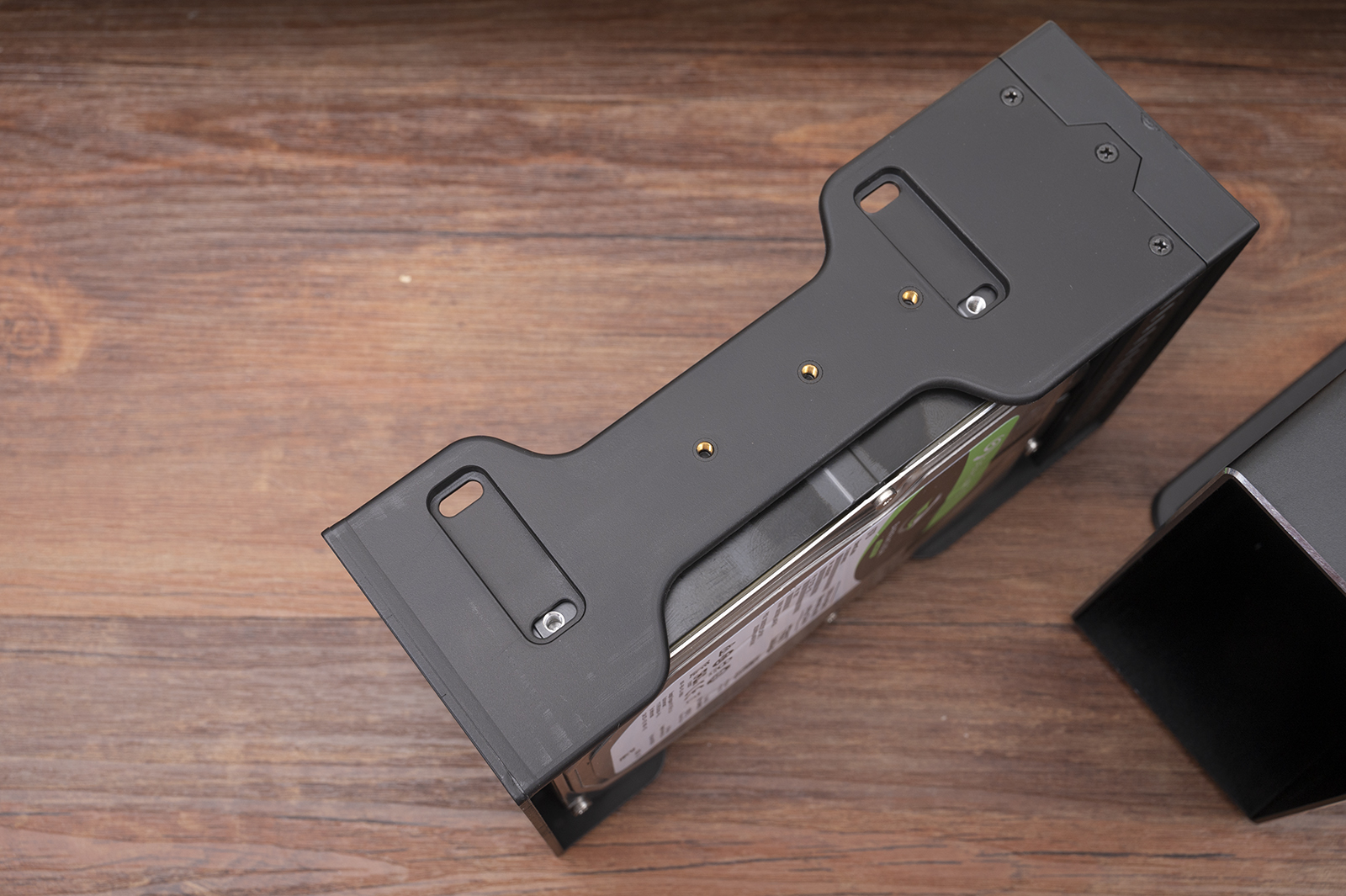 常用数据备份方式磁盘阵列,raid磁盘阵列到底哪个安全