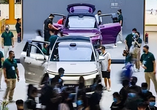 轻舟已过万重山下一句是什么,轻舟已过万重山小说