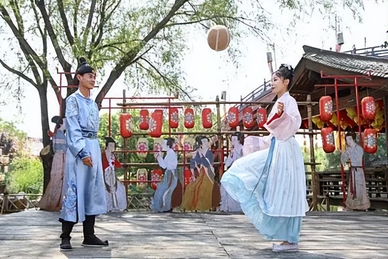 古代蹴鞠,古代女子蹴鞠有多飒