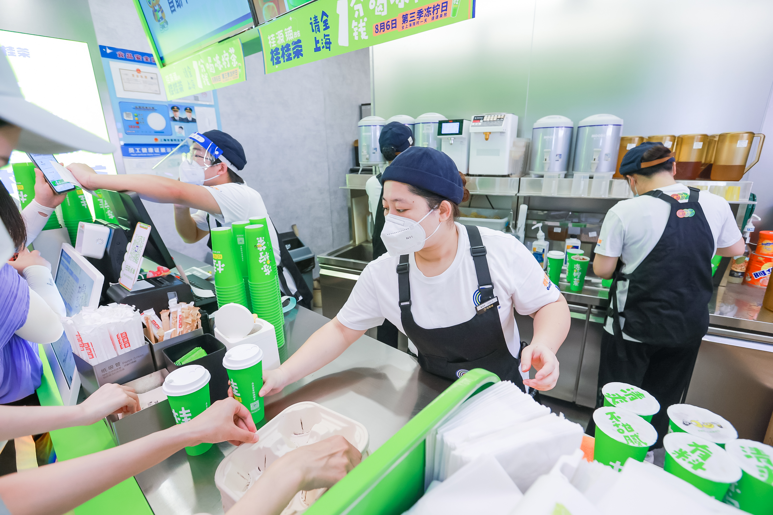 桂桂茶告诉你：奶茶店不加盟自己开的利与弊