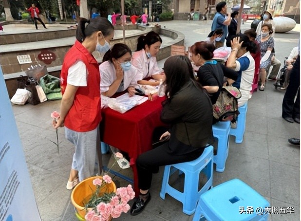 爱在心中感恩妈妈短文,爱在心中感恩母亲主题班会教案