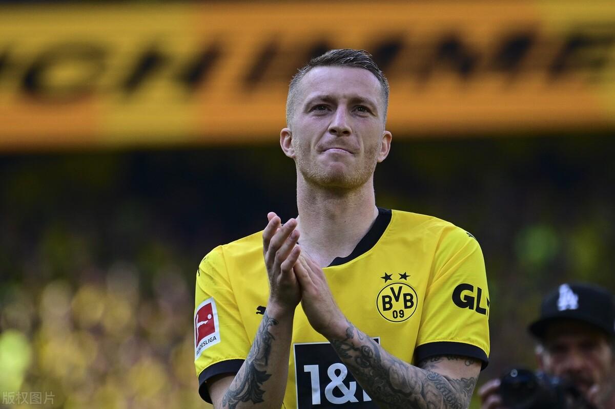 德甲经典回顾10-11赛季拜仁vs多特,榜首易主拜仁遭逆转多特迎大捷