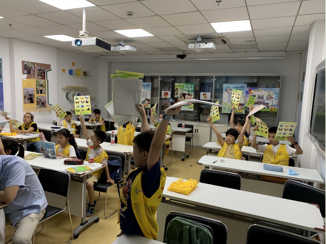 在上海科技馆探索神奇科技世界,昆虫知识公益科普活动