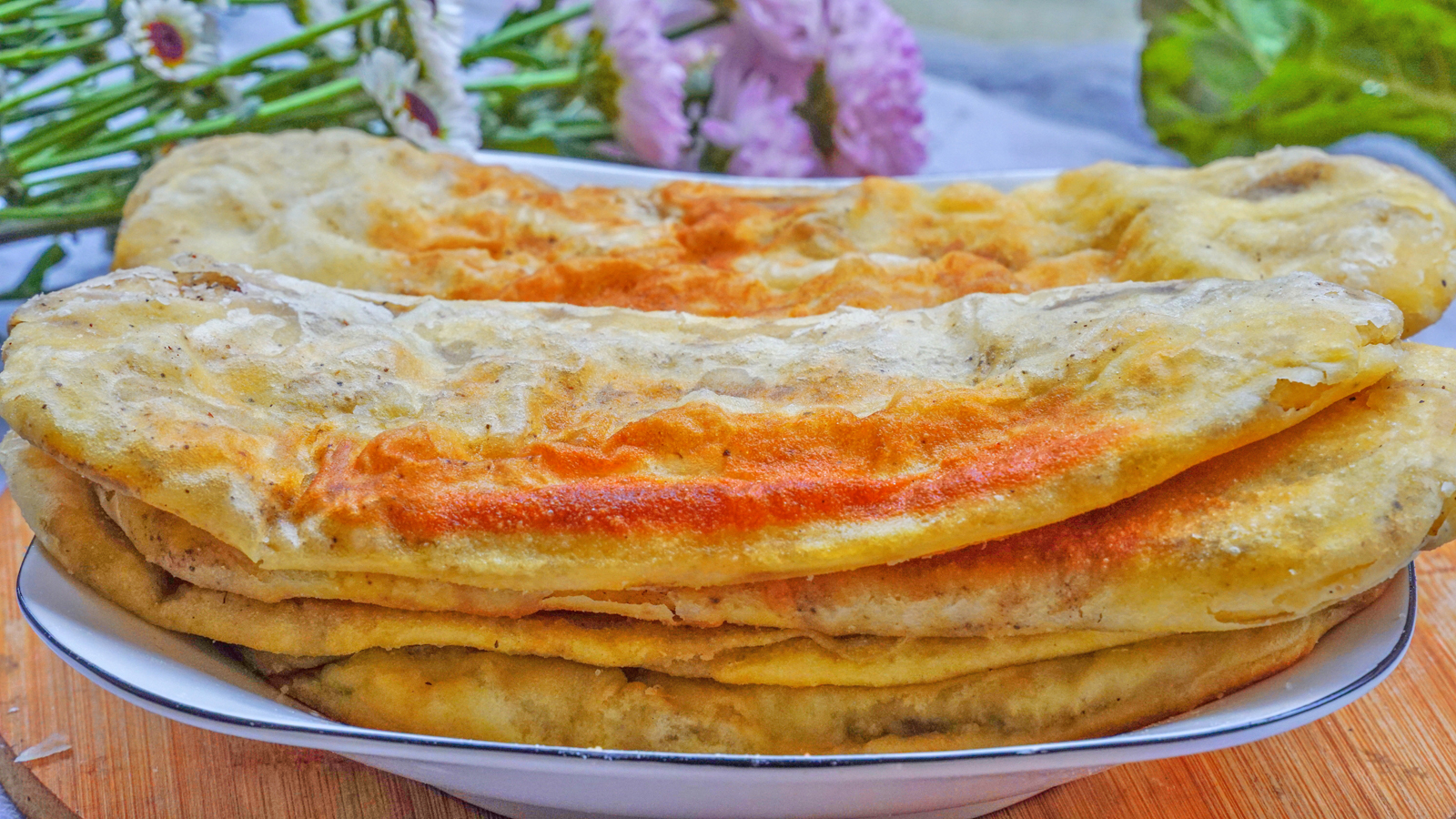 面粉这样做酸甜可口出锅瞬间抢光,面粉的独特做法每一口都酥掉渣