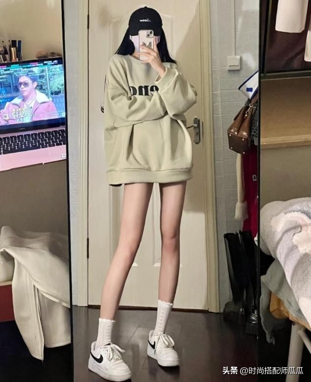 显腿长又不露腿的卫衣穿搭,卫衣长款显瘦搭配打底裤高档炸街