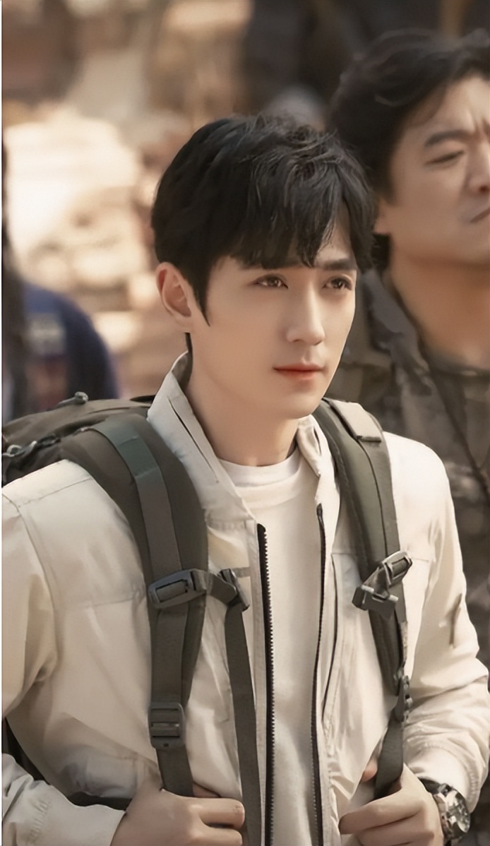 盗墓笔记之沙海电视剧张日山,盗墓笔记沙海张日山和梁湾