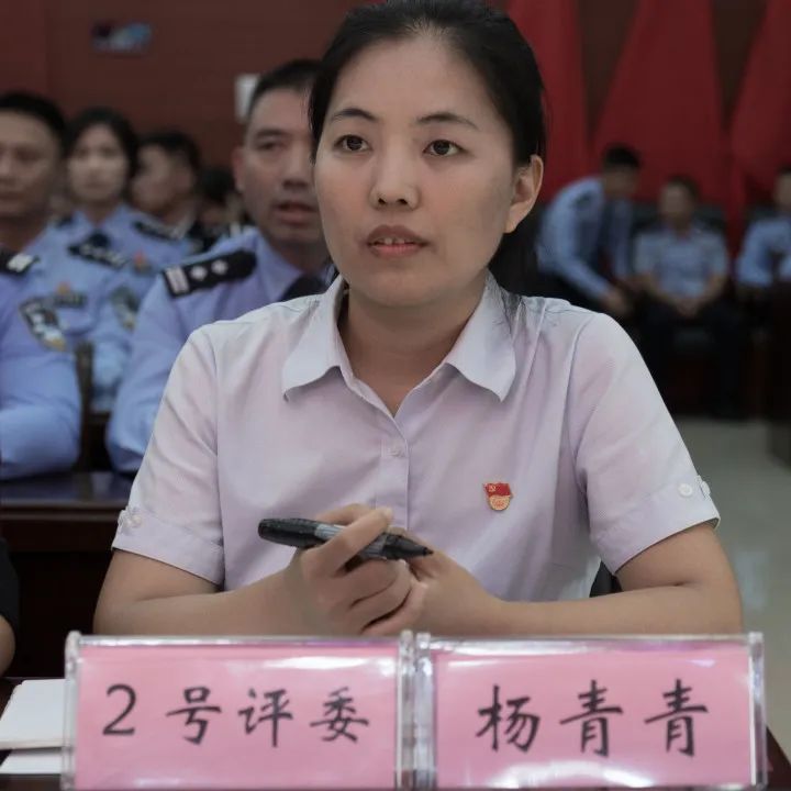 以深情的歌声向党的生日献礼,嘹亮的歌声向党献礼