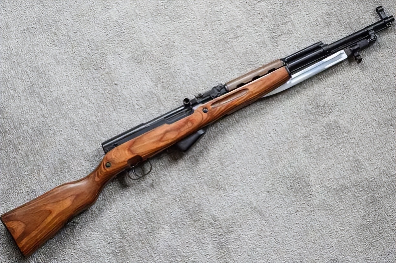 白宝山袭击装甲兵司令部,白宝山夜袭装甲兵