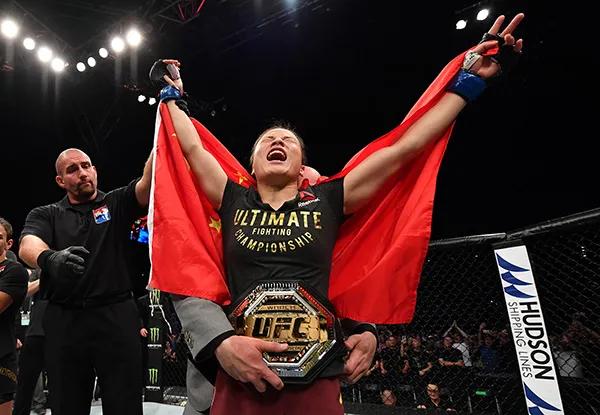 比马保国还丢人！“爱国”拳手翻车背后，一个行业黑幕被揭穿了