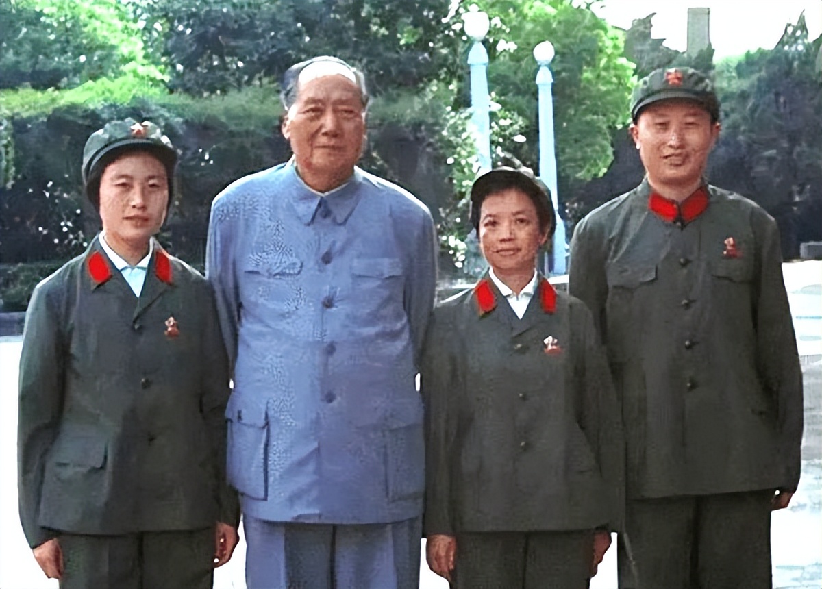 印尼送给毛主席一只燕窝,非常昂贵,相当于毛主席五六年的工资