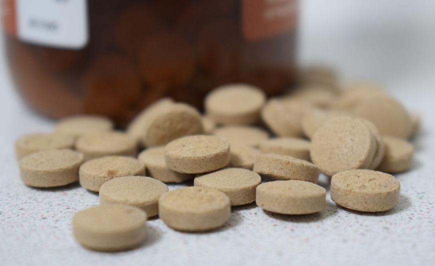 为什么在药店购甘草片限购,药店卖的甘草片有副作用吗