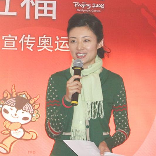 55岁的周涛：“央视一姐”到“央企董事长”，跟董卿走了不同的路