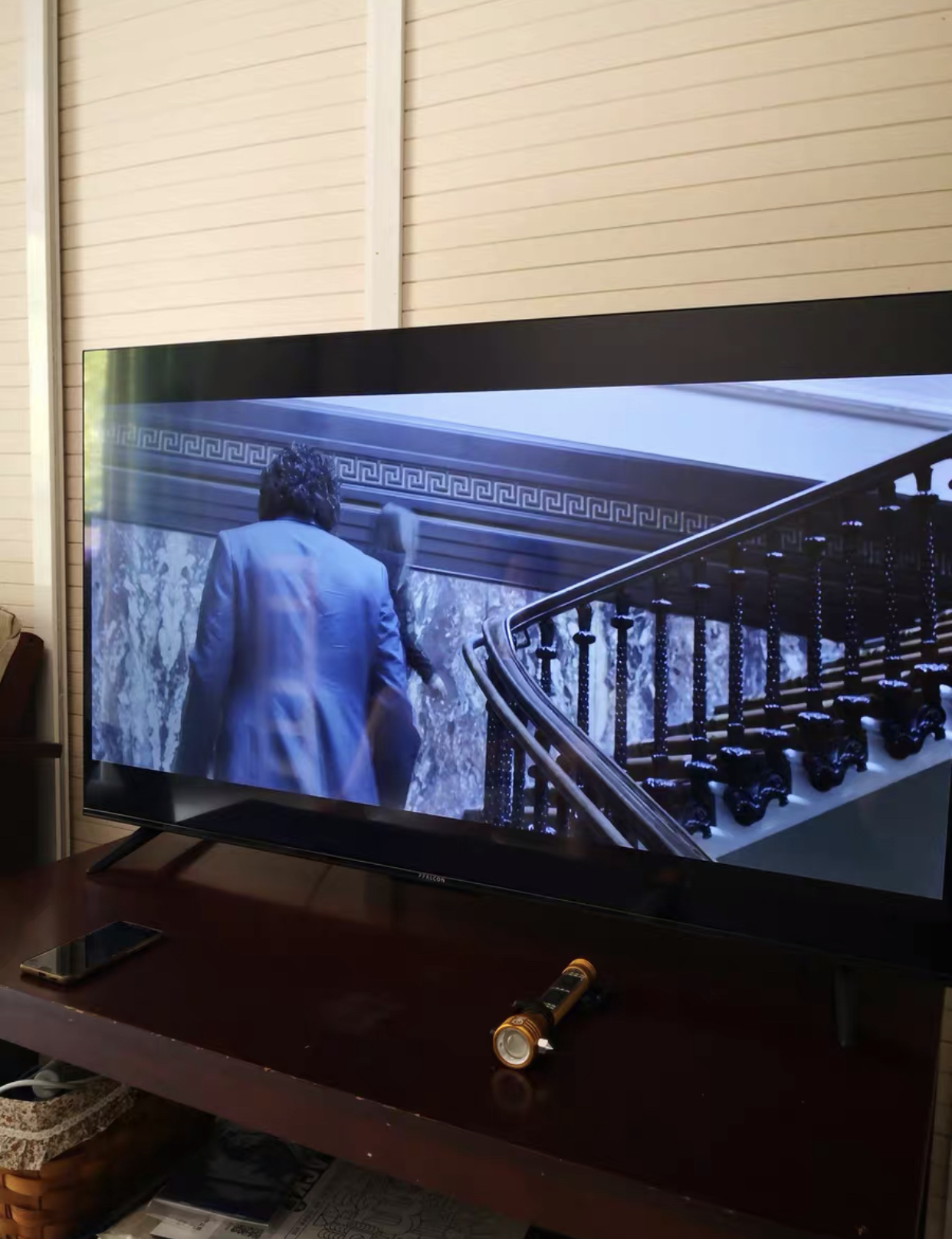 家庭应该怎么选择电视机,当今家庭如何选择电视机