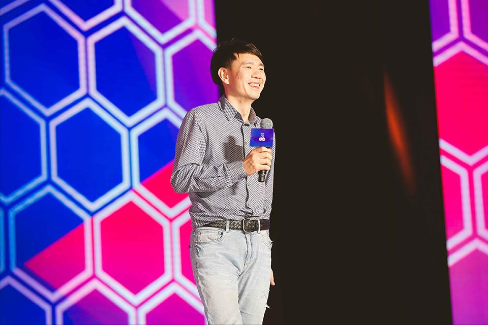 一年卖1亿双的鞋子,一年卖出600多万双鞋