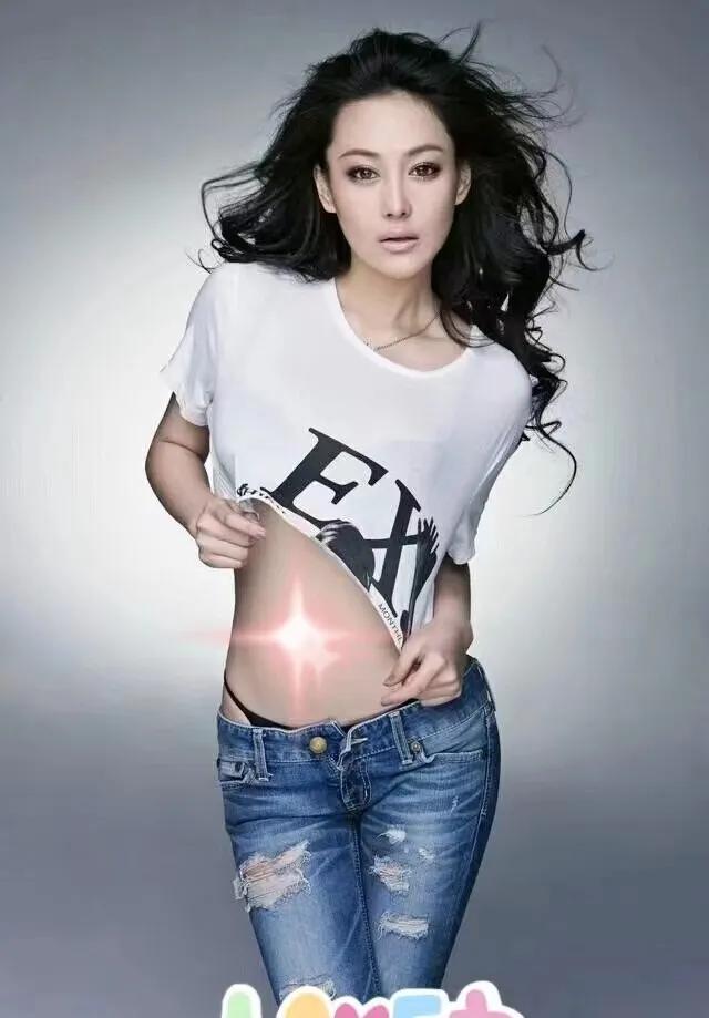 张馨予😍性感写真