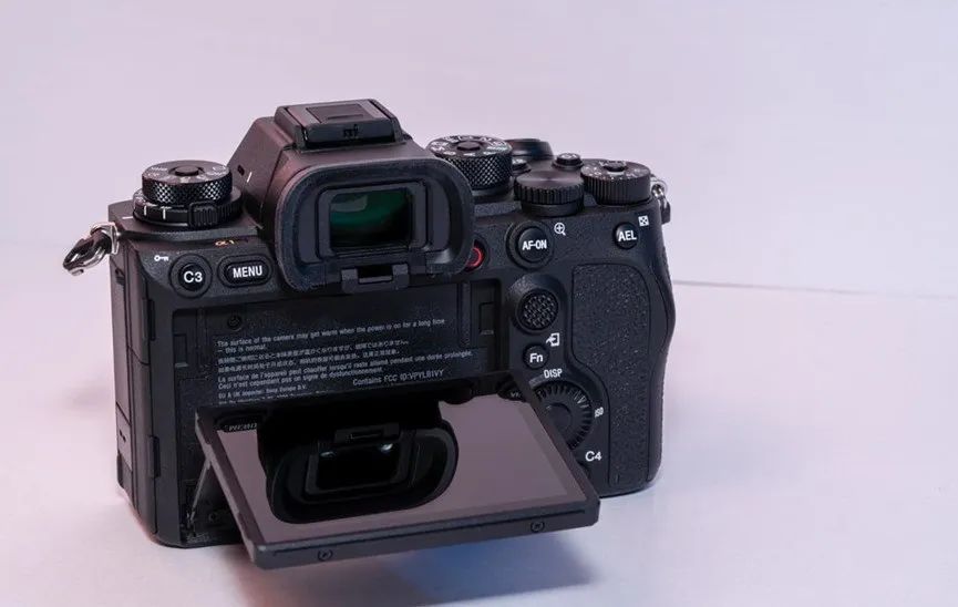 又来搞事情了！索尼α1硬核拆机