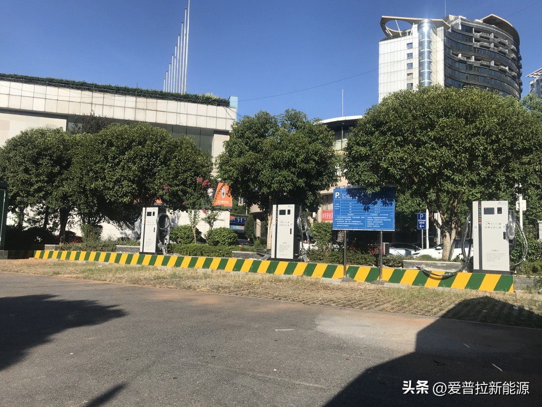 新能源充电桩赚钱吗,新能源汽车充电桩项目投资