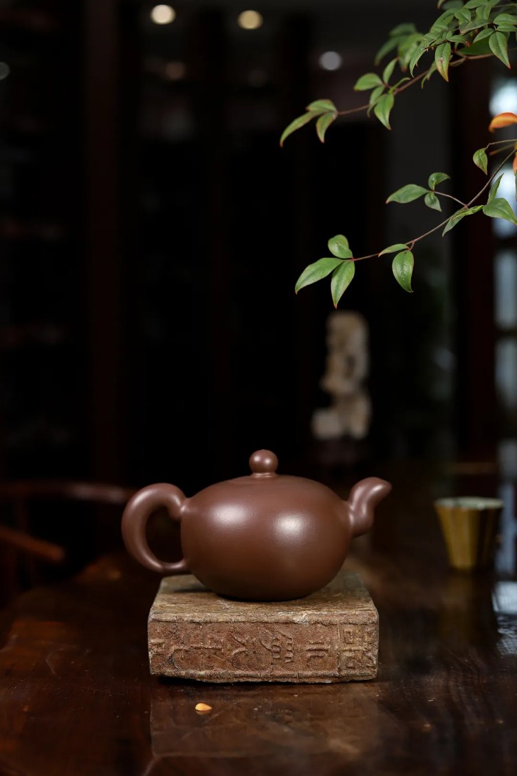 陈国良紫砂早期底款鉴定,陈国良薄胎梅桩特点