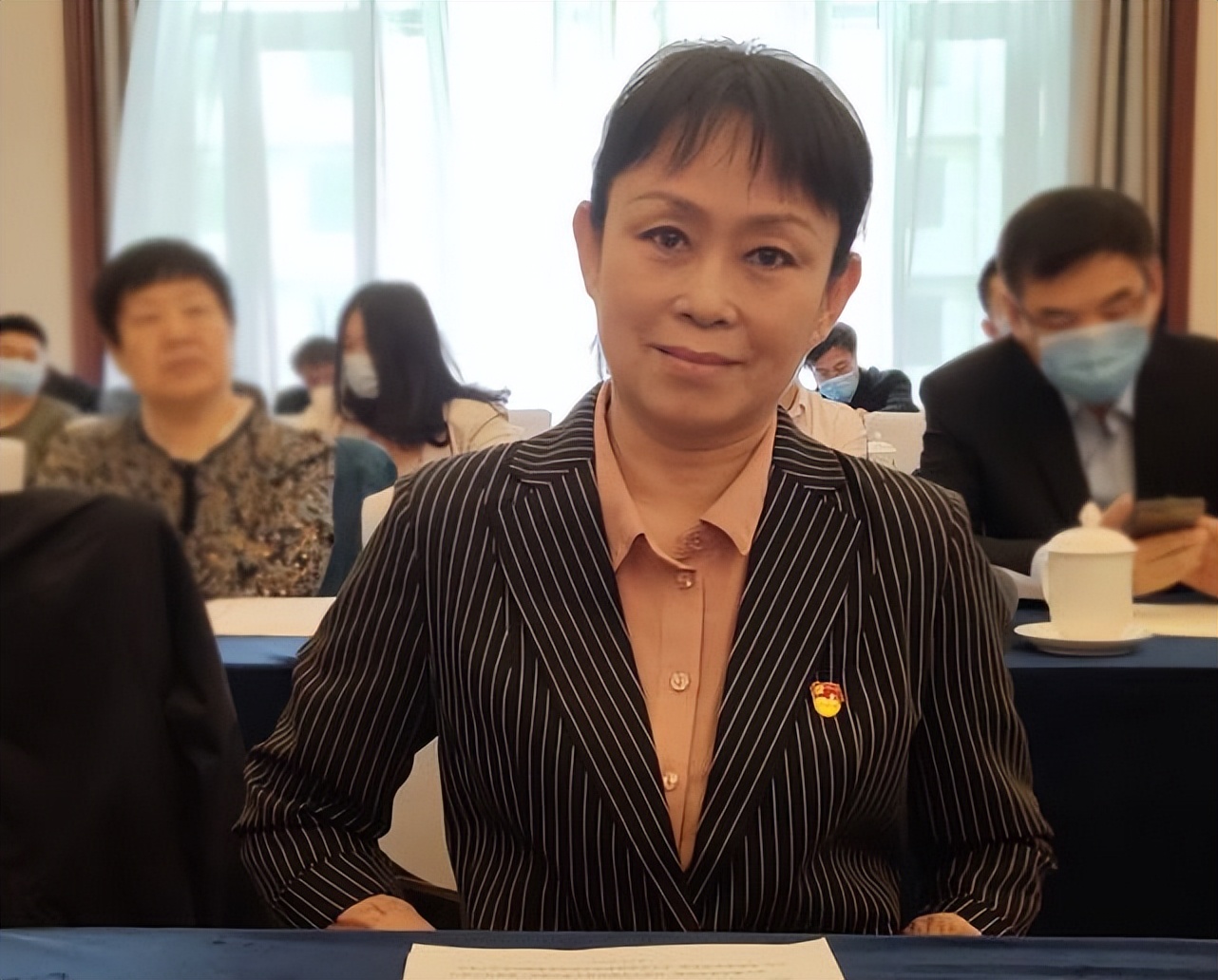 王媛媛回忆1969年离家参军见到久别的司令爸爸时的感人情景