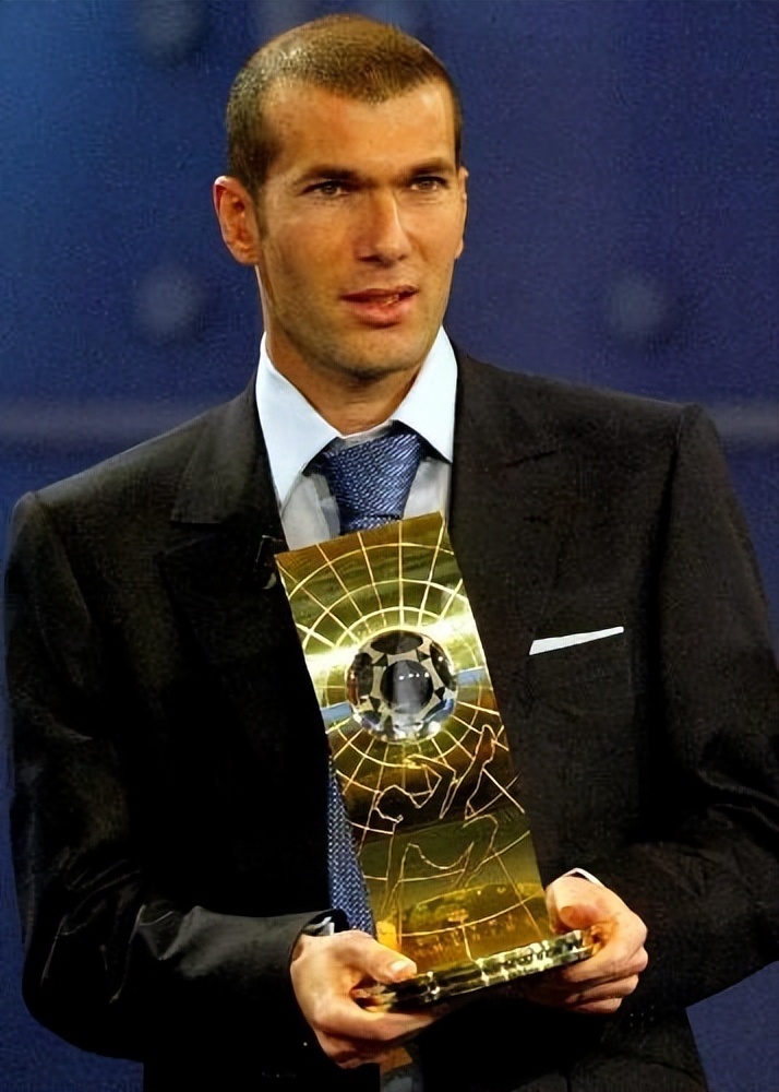 足坛最强五大前锋梅罗竟勉强入榜,梅罗时代的100个巨星