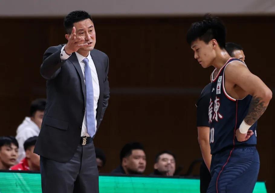 广东队开启引援计划,周琦赵睿互换广东拿了多少签字费