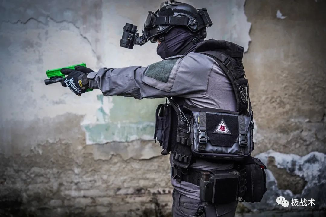 泰酷辣！机能与战术的结合，奈特科尔-SLB05机能通勤挎包丨评测