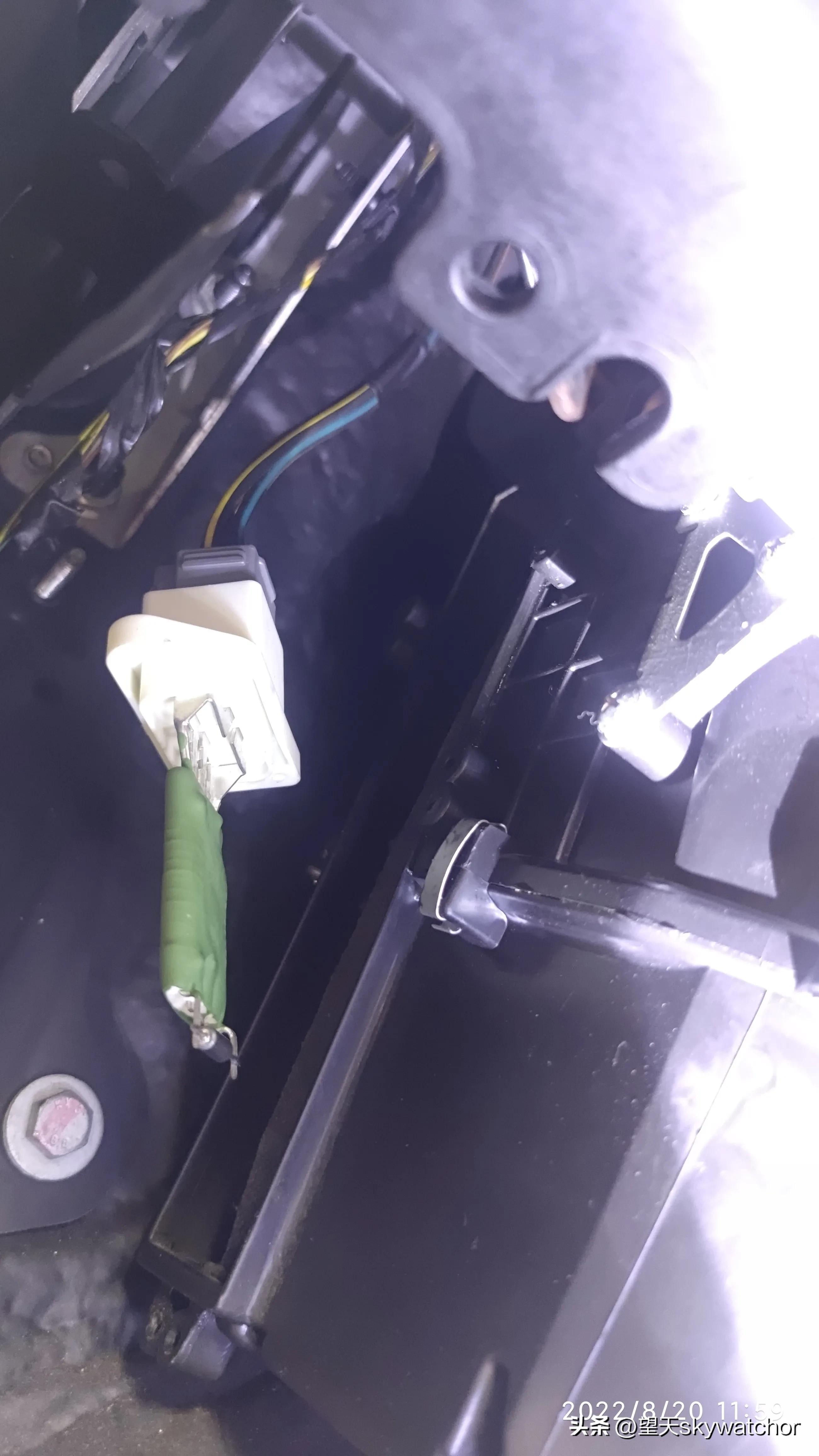 07福克斯鼓风机调速电阻,07款福克斯鼓风机电阻经常烧坏