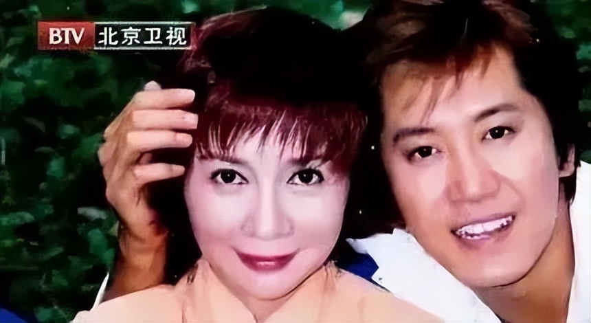 毛宁51岁再次翻红了吗,54岁毛宁罕见出镜