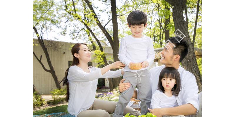 女子为凑钱给老公治病,女子为了给丈夫治病筹钱现身