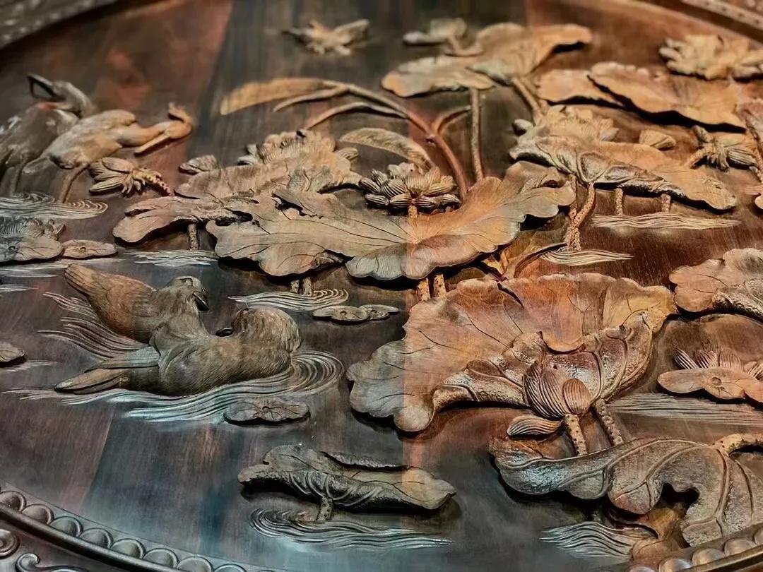 大红酸枝交趾黄檀圆桌图片,大红酸枝交趾黄檀餐桌