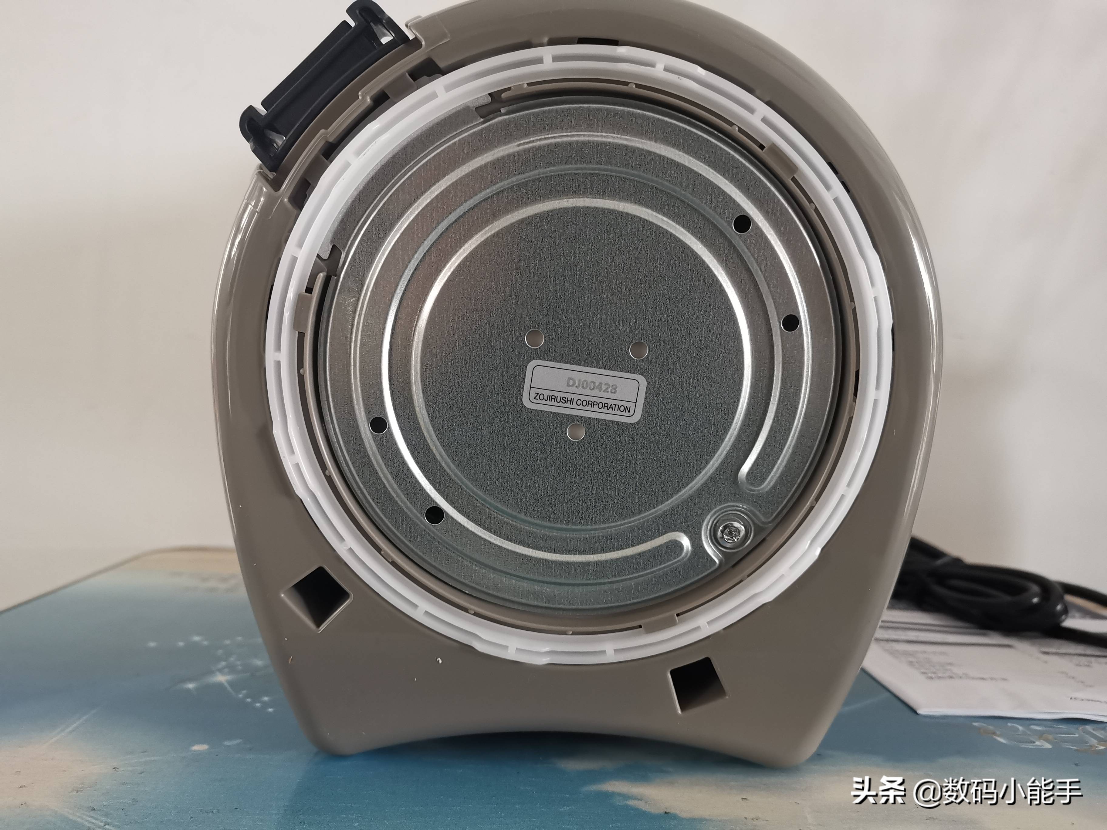 象印控温电热水壶,象印热水壶wch与wdh有何区别