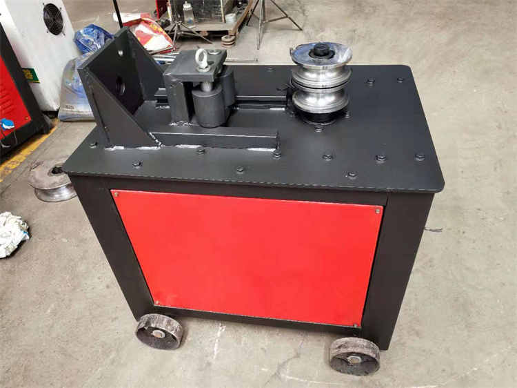 管子除锈机现场视频,全自动钢管内壁除锈