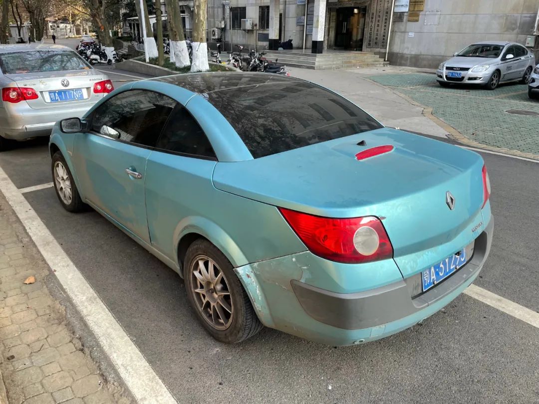 雷诺梅甘娜cc敞篷新车多少钱,雷诺梅甘娜cc敞篷跑车